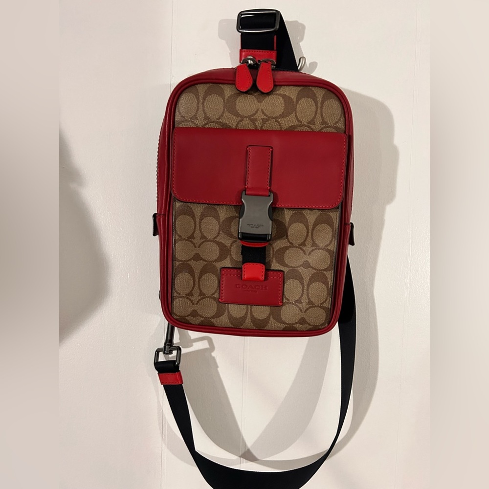 Coach Travel Pack